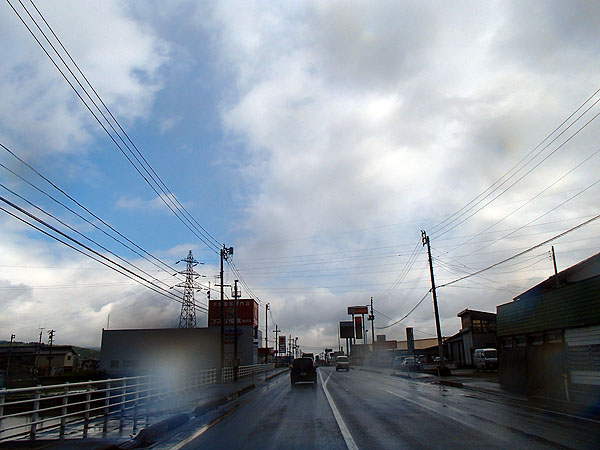 前方に晴れ間が見え出した